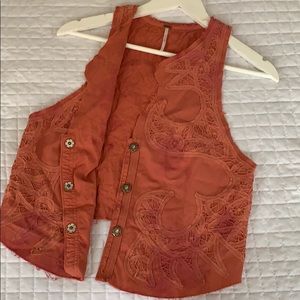 Free People Jackets & Coats - 🌟🌟FREE PEOPLE APPLIQUÉ SPRING VEST! 🌟🌟 Free People Jackets & Coats - 🌟🌟FREE PEOPLE APPLIQUÉ SPRING VEST! 🌟🌟
